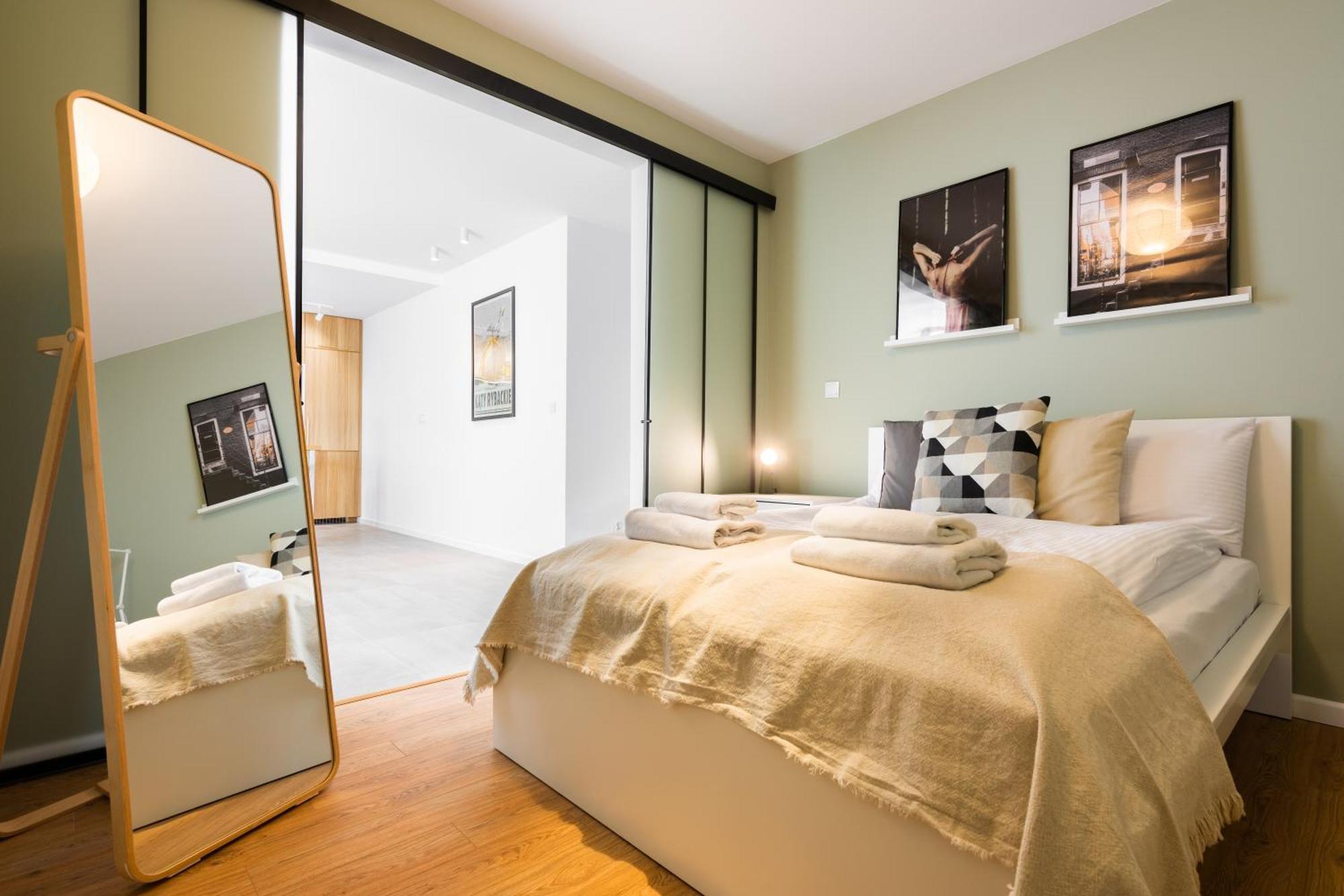 Przestronny Vermelo Parking Apartament